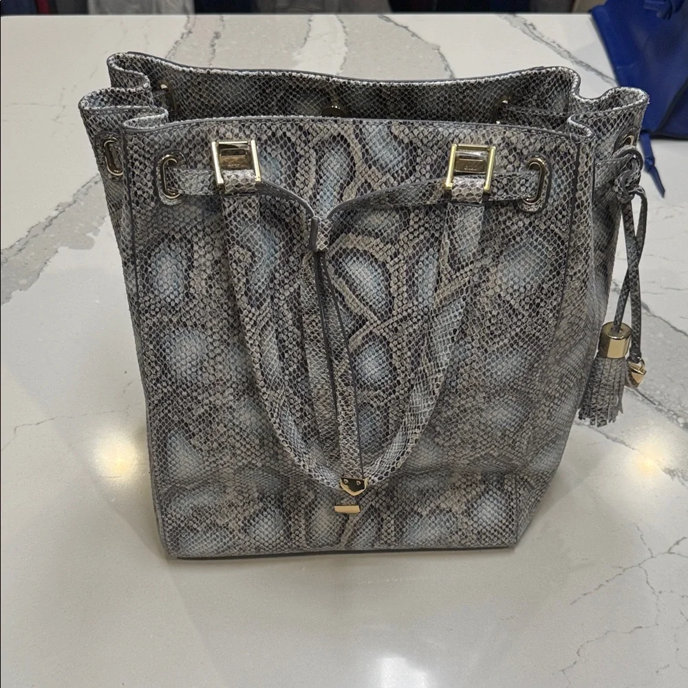 G.I.L.I. Blue Gray Snakeskin Large Tote Never Used - Picture 1 of 8